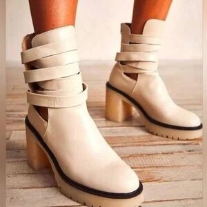 NWOT Free People Anthropologie Jesse Cutout Platform Boot. Color: Frost Size: